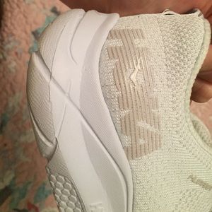 Tennis shoes size 10